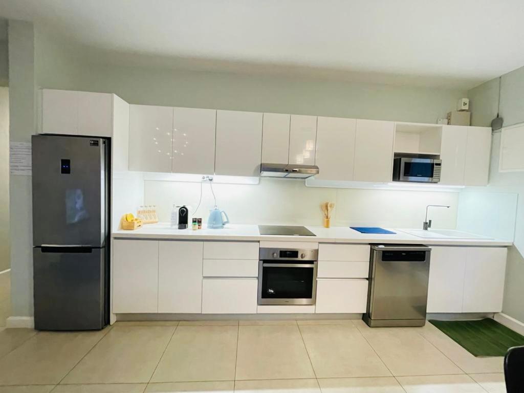 Beachcove Apartment 2 佩雷贝勒 外观 照片